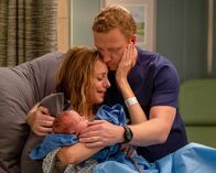 Grey's Anatomy – Kim Raver (Dr. Teddy Altman), Kevin McKidd (Dr. Owen Hunt).