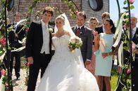 Sturm der Liebe – v.l.n.r.) Xaver (Jan van Weyde); Hans (Ralph Schicha); Marie (Annabelle Leip); Hendrik (Golo Euler); Doris (Simone Ritscher); Werner (Dirk Galuba)