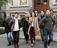 How I Met Your Mother – Seit Robin (Cobie Smulders, M.) ihren Verlobungsring trägt, hat sich ihr Leben verändert, denn nun wird sie nicht mehr wie früher von allen Männern begehrt ...