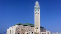 Magic Cities – Casablanca ist eine arabische Metropole auf dem afrikanischen Kontinent, die sich ihren traditionellen Kern bewahrt und trotzdem zu einem der wichtigsten globalen Umschlagplätze des Kontinents entwickelt hat.