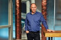 Alles Wissen – Moderator Thomas Ranft präsentiert Verblüffendes aus der Welt des Wissens.