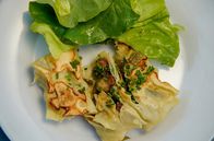Zu Tisch ... – Die grünen Krapfen sind eine schwäbische Spezialität und die Urform der Maultaschen.
