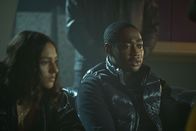 The Outlaws – Rani Rekowski (Rhianne Barreto, l.); Ben Eastfield (Gamba Cole, r.)