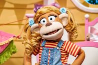 ABC Bär – "ABC Bär", Der ABC Bär und seine Tierfreunde reisen ab heute mit ihrem lustigen Baumhaus durch das Land, um ihre Zahl- und Buchstabenspiele aufzuführen und erleben dabei jede Menge spannender Geschichten.