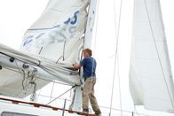 Kino ist King: All Is Lost – Selbst ohne Mitstreiter meistert der betagte Segler (Robert Redford) die Probleme.