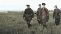 Apokalypse Zweiter Weltkrieg – SCREEN GRAB: Russland, Juli 1941 - sowjetische Politkommissare werden von deutschen Soldaten gefangen genommen. Auf Befehl Hitlers mussten sie auf der Stelle erschossen werden.
