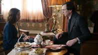 Babylon Berlin – Annäherung zweier Getriebener: Hannah Herzsprung als Helga Rath, Lars Eidinger als Alfred Nyssen