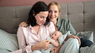 Die Freundin meiner Mutter – Elternglück: Rosalie (Antje Traue, links) und Vicky (Katja Flint, rechts).