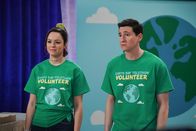 The Goldbergs – Erica Goldberg (Hayley Orrantia, l.); Geoff Schwartz (Sam Lerner, r.)