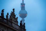 Rätselhafte Orte der Geschichte – Der Berliner Fernsehturm: In DDR-Zeiten war oberhalb der Kugel ein Spionageversteck der Staatssicherheit.