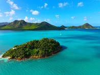 EXATLON Germany – Antigua und Barbuda. Westindische Inseln. Kariben. Kleine Antillen. Atlantik. Unglaubliche Farben und Ansichten. Meerblick. Drohnenansicht. Blick von oben. Der schönste Ort der Welt.