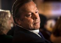 Mankells Wallander – Wallander hat sich fürs Theater herausgeputzt.