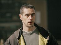 Mankells Wallander – Stefan Lindman (Ola Rapace) jagt einen religiösen Fanatiker.