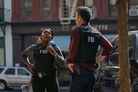 FBI: Special Crime Unit – Special Agent Kristen Chazal (Ebonée Noel, l.); Special Agent Stuart Scola (John Boyd, r.)