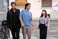 Der Alte – Tanja Gebhardt (Linda Stockfleth) ist fassungslos, als Caspar Bergmann (Thomas Heinze, l.) ihren Freund Benjamin Lauer (Thomas Hauser) als Verdächtigen abführt.