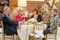 Young Sheldon – Craig T. Nelson (Dale Ballard), Annie Potts (Constance 'Meemaw' Tucker), Reba McEntire (June), Travis Schuldt (Justin).