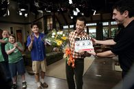 Two and a Half Men – Bei den Dreharbeiten zu "Two and a Half Men" ...