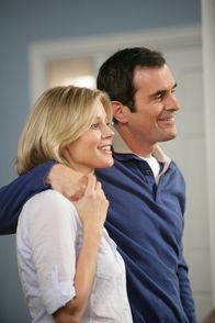 Modern Family – Julie Bowen (Claire Dunphy), Ty Burrell (Phil Dunphy).