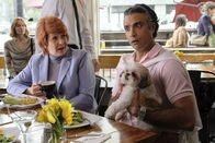 Jane the Virgin – Alba Villanueva (Ivonne Coll, l.); Rogelio De La Vega (Jaime Camil, r.)