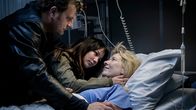 Lucia - Engel des Todes – v.li.: Peter (Bas Keijzer), Fabiënne (Isis Cabolet), Lucia de Berk (Ariane Schluter)