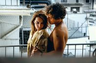 König der Raben – Darko (Malik Blumenthal) und Alina (Antje Traue) beginnen eine stürmische Liebesgeschichte.