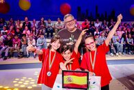 1, 2 oder 3 – Das rote Rateteam aus Sevilla/Spanien hatte viel Spaß bei der Aufzeichnung.