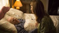 Catastrophe – Des Morris (Gary Lilburn) und Sharon (Sharon Horgan)