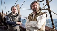 Nova Zembla – Unter dem Kommando von Willem Barentsz (Derek de Lint, l.) und Kapitän Jacob von Heemskerck (Victor Reinier) bricht die Expedition auf, um eine neue Seeroute nach China zu finden.
