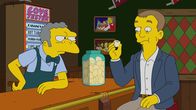 Die Simpsons – Moe (l.); Phil Rosenthal (r.)