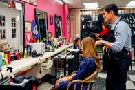 Modern Family – Sofía Vergara (Gloria Delgado), Ty Burrell (Phil Dunphy).