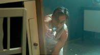 Babylon Berlin – Gereon Rath (Volker Bruch) wird in eine Schießerei in der eigenen Wohnung verwickelt.