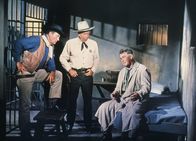 Die Comancheros – Die Comancheros sind eine Gruppe diebischer Weißer, die gemeinsam mit Indianern Waffen und Alkohol schmuggeln und die Herrschaft über Texas anstreben. Aber der Texas Ranger Jake Cutter (John Wayne, li.) legt sich mit ihnen an. Major Henry (Bruce Cabot, Mi.) steht ihm dabei zur Seite.