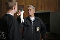 Navy CIS – Ein neuer Fall wartet auf Gibbs (Mark Harmon, r.) und McGee (Sean Murray, l.) ...