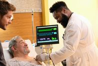 Atlanta Medical – (v.l.n.r.) Dr. Conrad Hawkins (Matt Czuchry); Simon Ortiz (Dan Lauria); Dr. AJ Austin (Malcom-Jamal Warner)