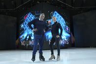 Kaminer inside – Wladimir Kaminer mit einer ehemaligen Weltmeisterin im Eiskunstlauf: Denise Biellmann. Sie war lange Zeit der Star bei Holiday On Ice.