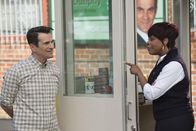 Modern Family – Ty Burrell (Phil Dunphy), Niecy Nash (Joan).