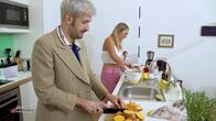 Cooking Comedians – Influencer Michael Buchinger und Food-Bloggerin Carina Berry.