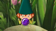 Petronella Apfelmus – Unschwer zu sehen, dass Nisse mit der Wahrsagerkugel viel Unsinn anstellen mag.