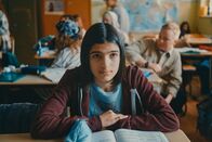 Sieger sein – Die elfjährige Mona (Dileyla Agirman) ist mit ihrer kurdischen Familie aus Syrien geflüchtet und kommt auf eine Schule im Berliner Wedding.