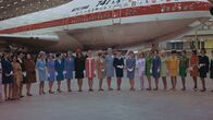 Die Stewardessen-Morde – Jung, modebewusst und sexy: Die Flugbegleiterinnen und Flugbegleiter sind in den 70er Jahren stolz, für Braniff zu arbeiten.