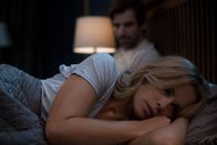 The Disappointments Room – Nach dem Traumatischen Unfalltod ihrer neugeborenen Tochter ziehen Dana (Kate Beckinsale) und David (Mel Raido) mit ihrem 5-jährigen Sohn Lucas in ein abgelegens Landhaus, um dort einen Neuanfang zu starten. Doch das scheinbar ländliche Idyll hütet ein dunkles Geheimnis.