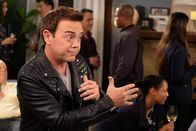 Brooklyn Nine-Nine – Charles Boyle (Joe Lo Truglio)