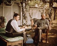 Der Pate – Michael (Al Pacino) und Don Vito Corleone (Marlon Brando) beratschlagen sich.