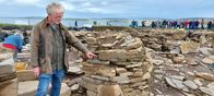 Mythos - Die größten Rätsel der Geschichte – Auf den Orkney-Inseln legen Archäologinnen und Archäologen eine der bedeutendsten Stätten der europäischen Jungsteinzeit frei: das sogenannte "Ness of Brodgar".