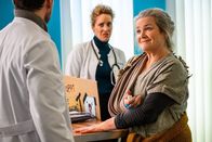 Bettys Diagnose – Von links: Dr. Julius Walden (Constantin Lücke), Dr. Helena von Arnstett (Claudia Hiersche), Simone Jaschinski (Petra Welteroth)
