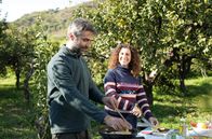 Zu Tisch ... – Giuseppe Vadalà und seine beste Freundin Giovanna Pizzi kochen gemeinsam ihre Lieblingsrezepte mit Bergamotte.