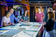 Navy CIS: L.A. – v.l.n.r.: Andrea Bordeaux, Chris O'Donnell, Daniela Ruah, Eric Christian Olsen, Barrett Foa und Renée Felice Smith) die Eindringlinge ausfindig machen ...
