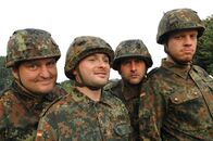 Mensch Markus – Markus Maria Profitlich (l.) ist wieder mal bei der Bundeswehr.