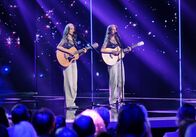 Die große Chance - Let's sing and dance – Anja & Jana Starlinger.