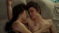 Lucky Number Slevin – Lindsey (Lucy Liu), Slevin (Josh Hartnett)